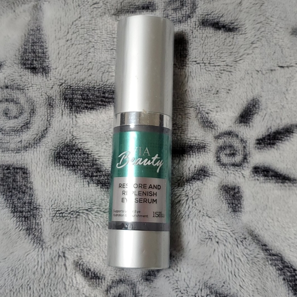 via beauty eye serum